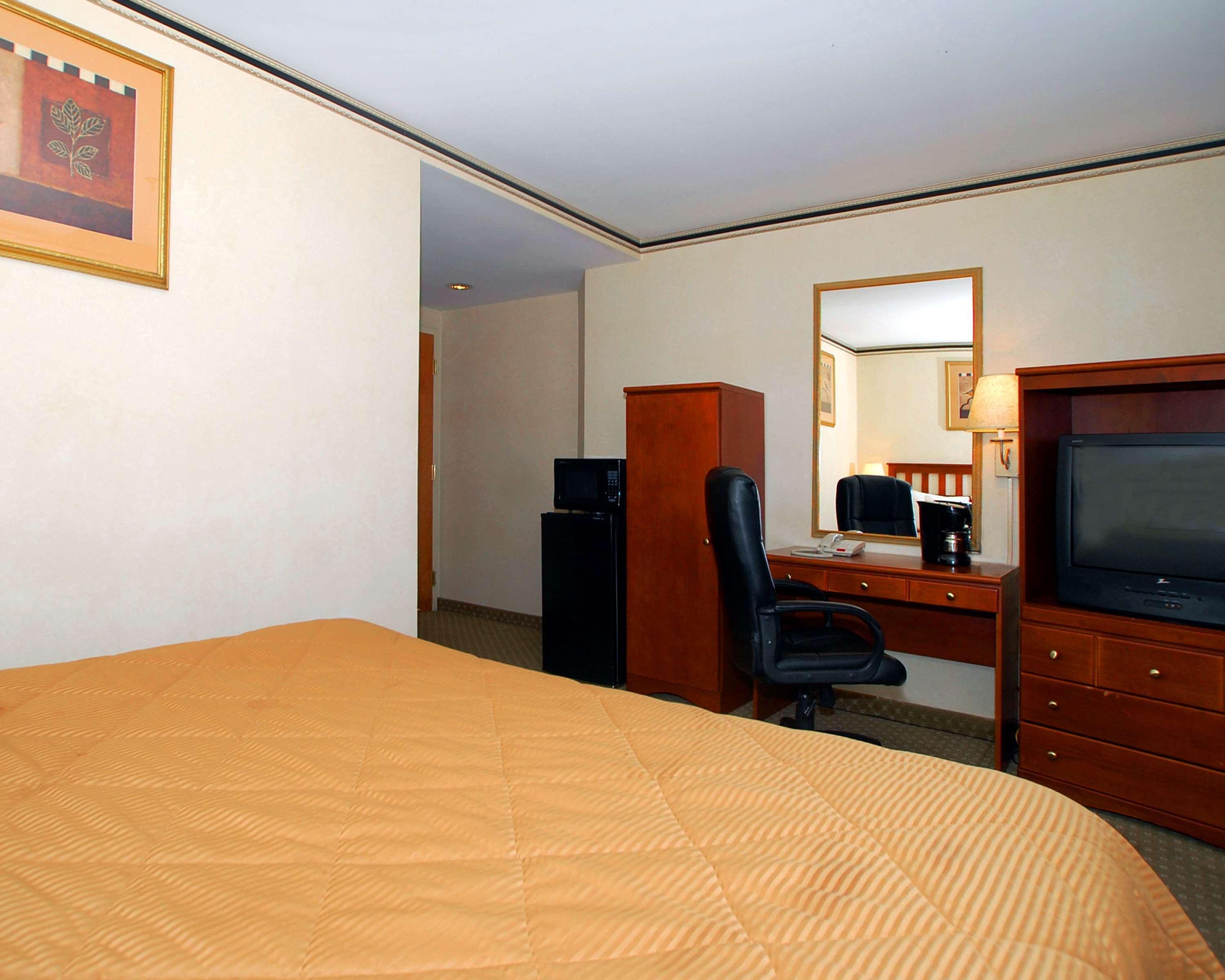Red Lion Inn & Suites Long Island City New York Room photo