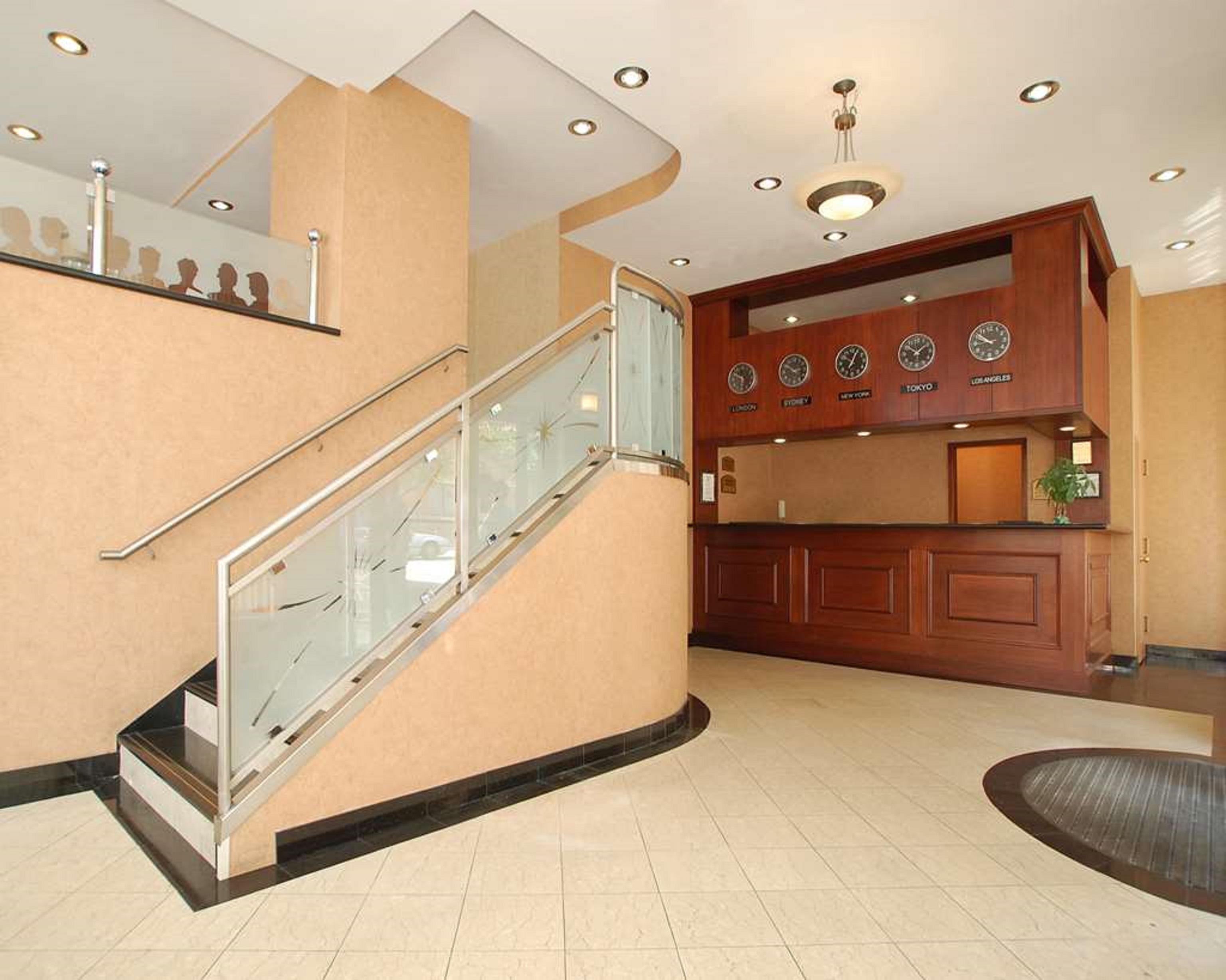 Red Lion Inn & Suites Long Island City New York Exterior photo